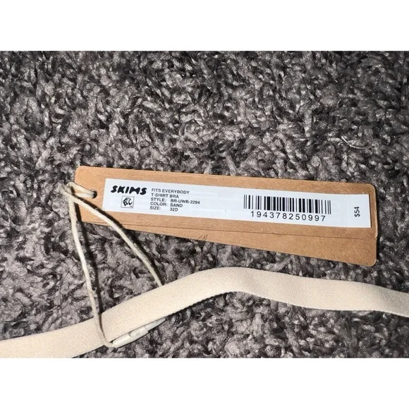 NWT SKIMS T-Shirt Bra Bundle (original and plunge) 32D - Picture 3 of 11